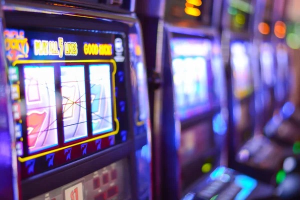 birowin388 platform showing live-dealer blackjack studio and slot game interface